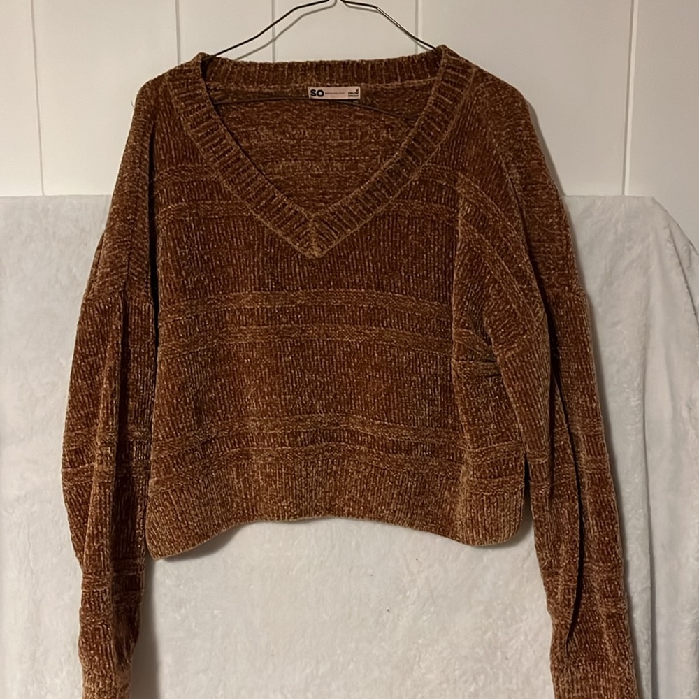 Medium reddish brown sweater. Soft knit fluffy sweater. Slightly cropped.